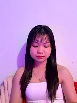 Snapshot of Maeve2k5 chatting on November 17, 11:31 pm Maeve2k5 online show from November 17, 11:31 pm