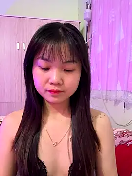 Snapshot of Maeve2k5 chatting on November 30, 3:29 am Maeve2k5 online show from November 30, 3:29 am