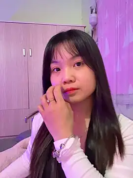 Snapshot of Maeve2k5 chatting on November 28, 1:06 am Maeve2k5 online show from November 28, 1:06 am