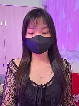 Snapshot of Maeve2k5 chatting on October 28, 12:33 am Maeve2k5 online show from October 28, 12:33 am