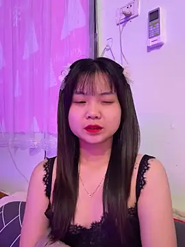 Snapshot of Maeve2k5 chatting on October 31, 11:00 pm Maeve2k5 online show from October 31, 11:00 pm