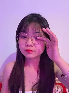 Snapshot of Maeve2k5 chatting on November 5, 2:36 am Maeve2k5 online show from November 5, 2:36 am