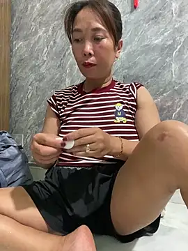 Linaannn online show from June 21, 12:11 pm