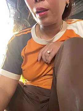 Linaannn online show from March 27, 8:59 am