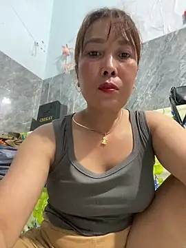 Linaannn online show from March 31, 1:02 pm