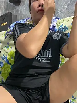 Linaannn online show from April 16, 12:06 pm