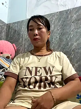 Linaannn online show from December 15, 12:00 pm