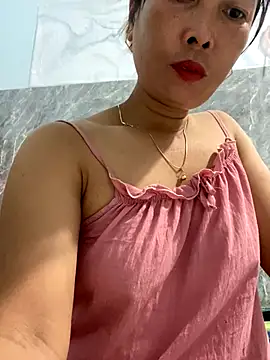 Linaannn online show from October 31, 11:55 pm