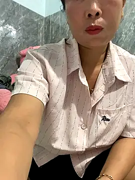 Linaannn online show from December 16, 12:09 pm