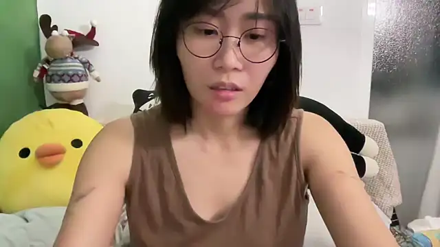 Snapshot of Ashepova000 chatting on December 30, 12:20 pm Ashepova000 online show from December 30, 12:20 pm