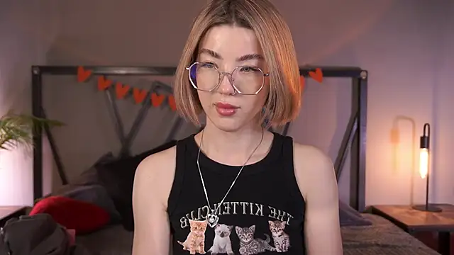 Snapshot of LindaThacker chatting on March 12, 11:10 am LindaThacker online show from March 12, 11:10 am