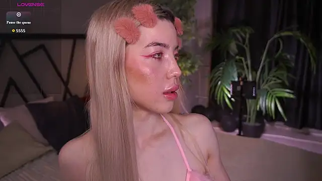 LindaThacker online show from March 30, 4:36 am