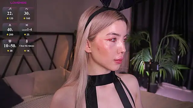 LindaThacker online show from April 5, 3:35 am