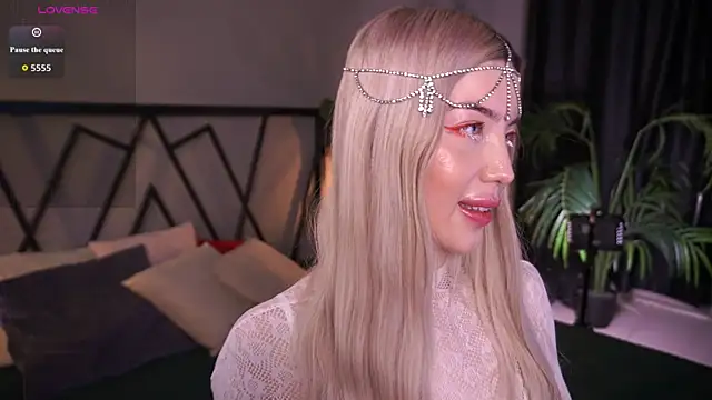 LindaThacker online show from April 3, 4:41 am