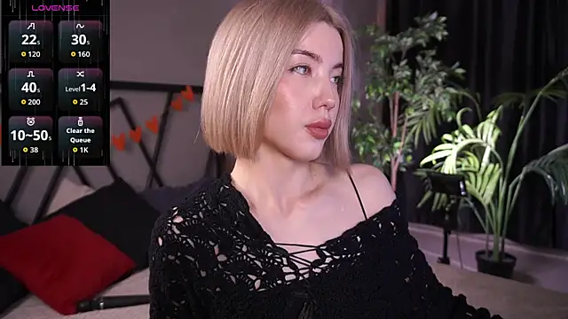 Snapshot of LindaThacker chatting on September 15, 4:35 am LindaThacker online show from September 15, 4:35 am