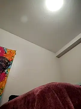 sissyhellokitty00 online show from December 17, 11:39 am