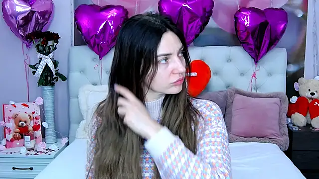 Snapshot of VioletUmi chatting on February 14, 9:34 am VioletUmi online show from February 14, 9:34 am