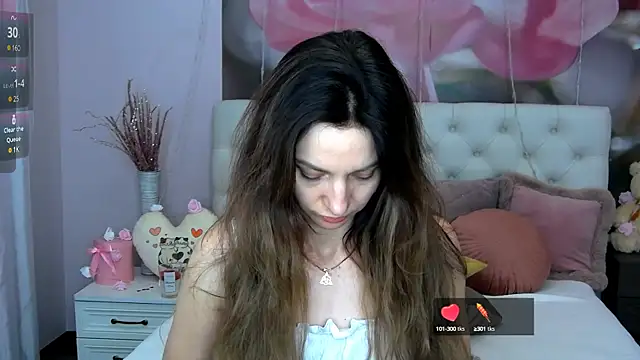 Snapshot of VioletUmi chatting on February 28, 8:09 am VioletUmi online show from February 28, 8:09 am