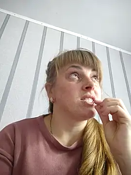 Snapshot of CoddessCrystal chatting on October 16, 9:06 am CoddessCrystal online show from October 16, 9:06 am