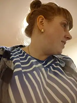 Snapshot of CoddessCrystal chatting on February 20, 6:32 pm CoddessCrystal online show from February 20, 6:32 pm