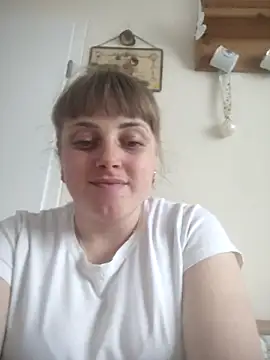 Snapshot of CoddessCrystal chatting on February 9, 9:40 am CoddessCrystal online show from February 9, 9:40 am