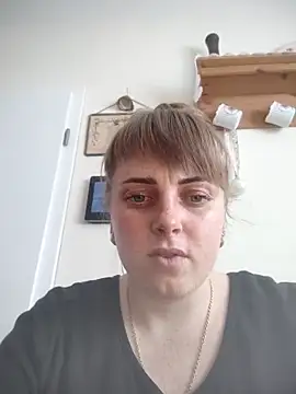 Snapshot of CoddessCrystal chatting on May 11, 7:54 am CoddessCrystal online show from May 11, 7:54 am