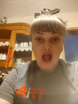 Snapshot of CoddessCrystal chatting on February 15, 6:47 am CoddessCrystal online show from February 15, 6:47 am