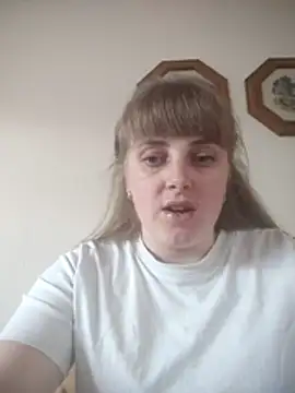 Snapshot of CoddessCrystal chatting on April 4, 12:01 pm CoddessCrystal online show from April 4, 12:01 pm