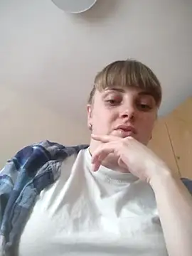 Snapshot of CoddessCrystal chatting on March 7, 6:42 am CoddessCrystal online show from March 7, 6:42 am