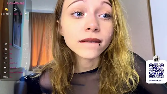  SofiaBrown online show from May 14, 9:28 am