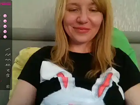 urbadkitty online show from February 13, 8:06 am