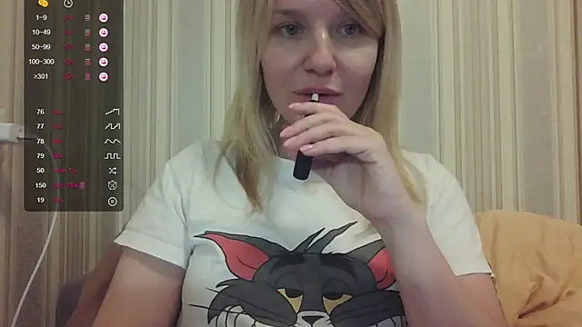 urbadkitty online show from September 19, 1:59 pm
