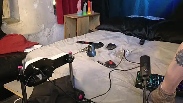 april show her online show from April 22, 4:19 am