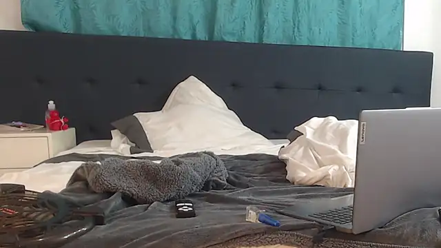 luna palmerau online show from January 9, 3:04 am