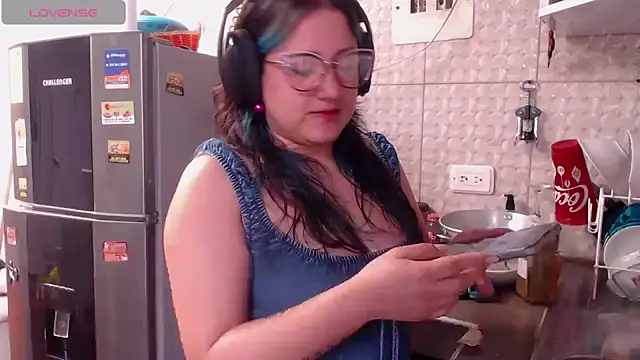 luna palmerau online show from July 8, 6:41 pm