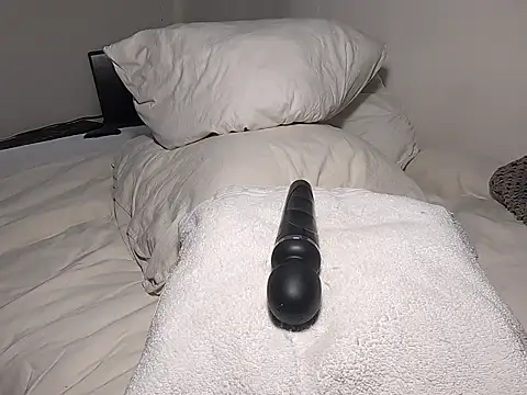 gymyagirlll online show from April 3, 10:27 pm