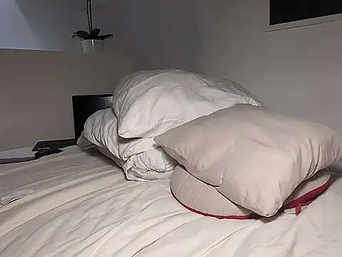 gymyagirlll online show from March 15, 8:27 pm