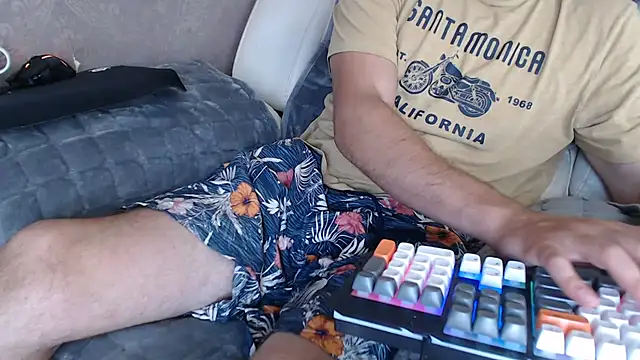 Snapshot of MrStraightDik chatting on July 10, 10:59 am MrStraightDik online show from July 10, 10:59 am