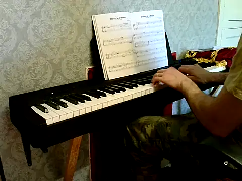 Snapshot of MrStraightDik chatting on December 13, 1:01 pm MrStraightDik online show from December 13, 1:01 pm