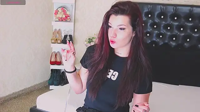 Allisonn223 online show from February 9, 1:31 pm