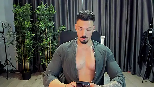 Snapshot of HaydenSpearss chatting on March 1, 7:41 am HaydenSpearss online show from March 1, 7:41 am
