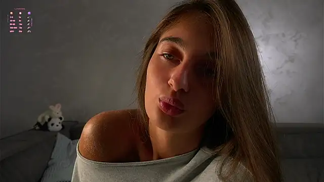 Snapshot of PiquingOgalala chatting on May 9, 1:31 am PiquingOgalala online show from May 9, 1:31 am