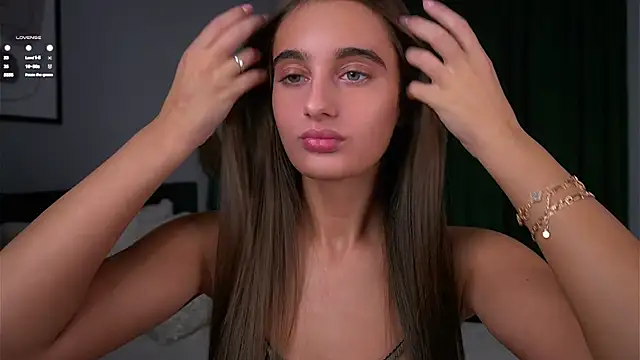 PiquingOgalala online show from November 26, 1:05 am