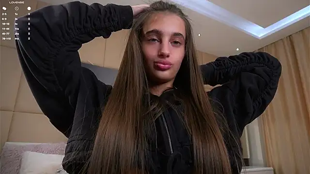 PiquingOgalala online show from April 11, 1:13 am