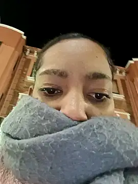 Laanegraofficial  online show from December 7, 7:38 pm