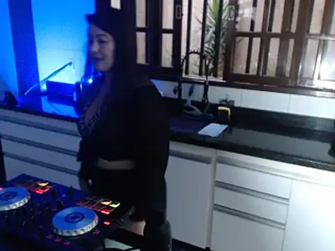 Snapshot of Sarahmonesexy chatting on January 30, 9:25 pm Sarahmonesexy online show from January 30, 9:25 pm