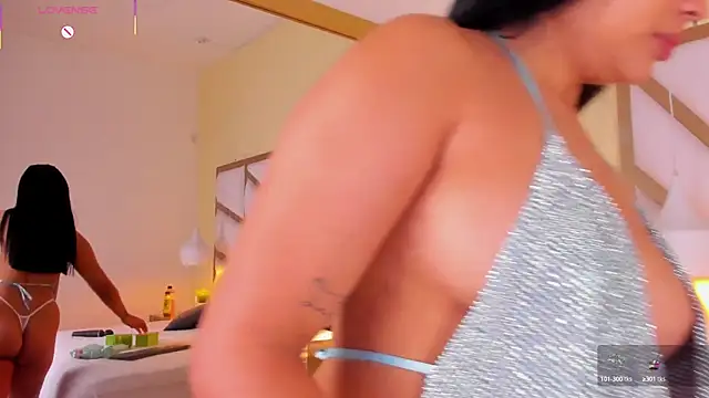Snapshot of CarolineMaldonado chatting on October 9, 12:28 pm CarolineMaldonado online show from October 9, 12:28 pm