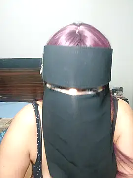 Snapshot of Nisreenn chatting on October 13, 9:05 pm Nisreenn online show from October 13, 9:05 pm