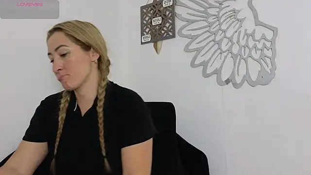 Snapshot of avatomas_02 chatting on July 6, 1:12 am avatomas 02 online show from July 6, 1:12 am