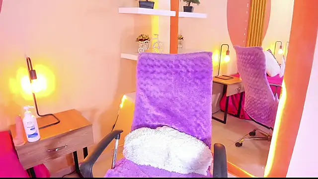 Hanah Greey online show from February 25, 4:14 pm